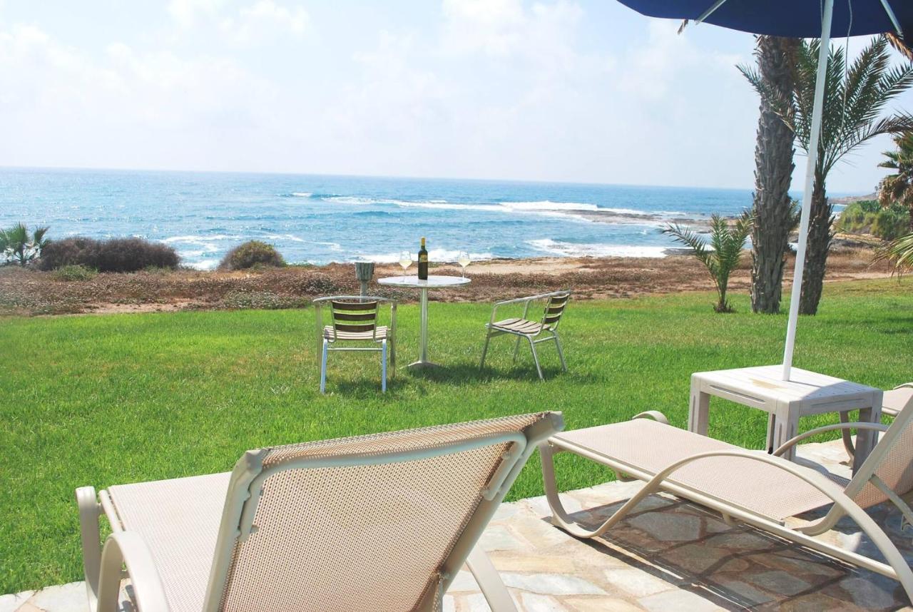 Sea Front Villa, Heated Private Pool, Amazing Location Paphos 323 Кисонерга Екстериор снимка