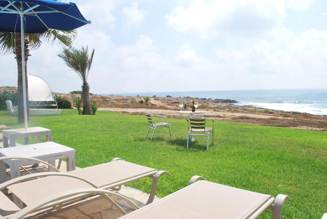Sea Front Villa, Heated Private Pool, Amazing Location Paphos 323 Кисонерга Екстериор снимка