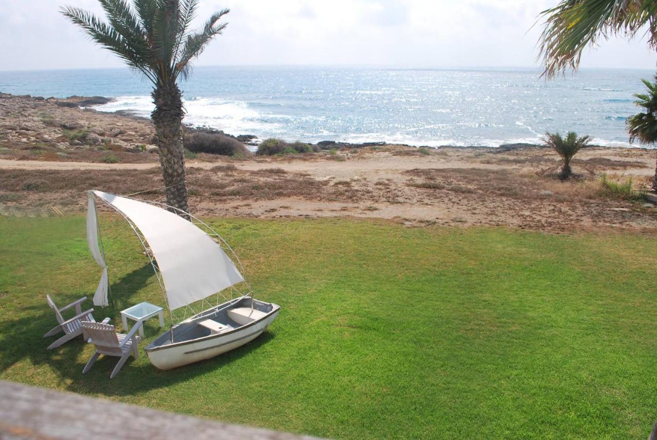Sea Front Villa, Heated Private Pool, Amazing Location Paphos 323 Кисонерга Екстериор снимка