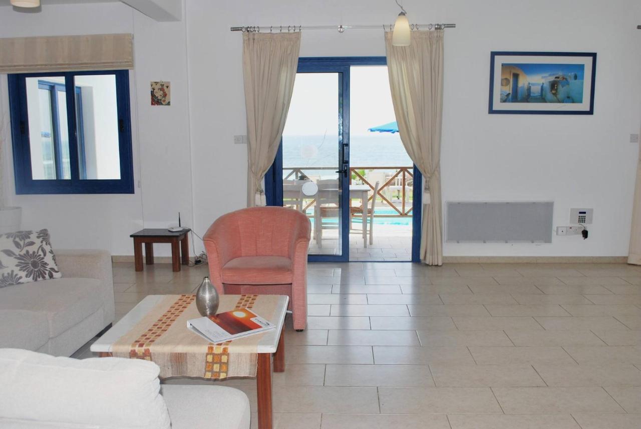 Sea Front Villa, Heated Private Pool, Amazing Location Paphos 323 Кисонерга Екстериор снимка