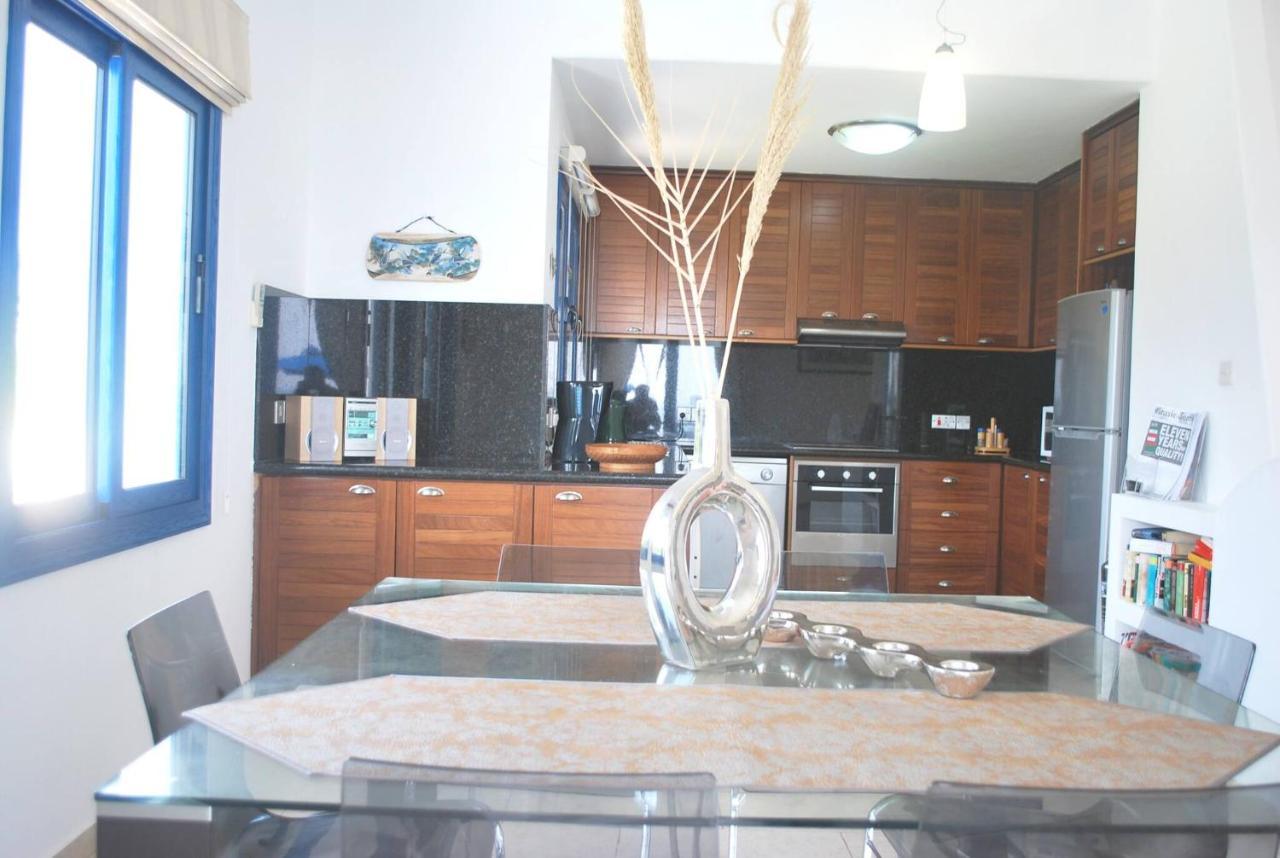Sea Front Villa, Heated Private Pool, Amazing Location Paphos 323 Кисонерга Екстериор снимка