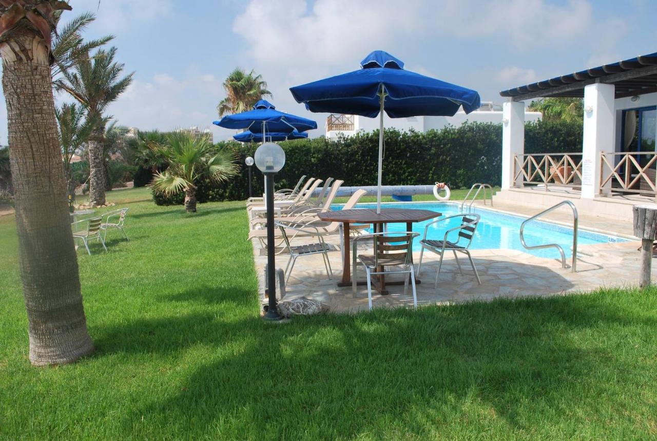 Sea Front Villa, Heated Private Pool, Amazing Location Paphos 323 Кисонерга Екстериор снимка