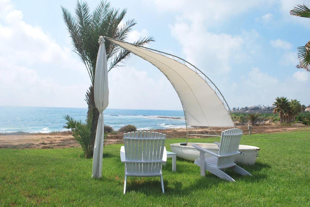 Sea Front Villa, Heated Private Pool, Amazing Location Paphos 323 Кисонерга Екстериор снимка